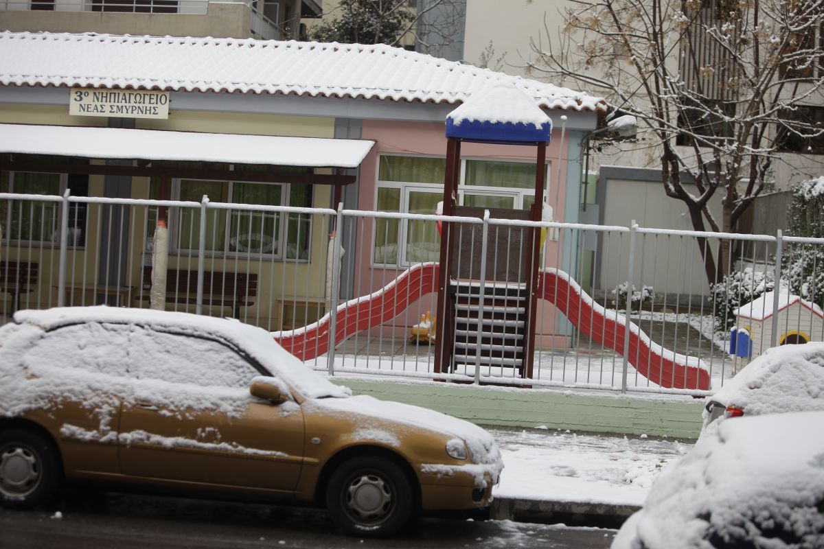 Κλειστά σχολεία αύριο Τρίτη 15/2: Η «Μήδεια» προκαλεί προβλήματα – Τι θα γίνει με αυτά της ειδικής αγωγής