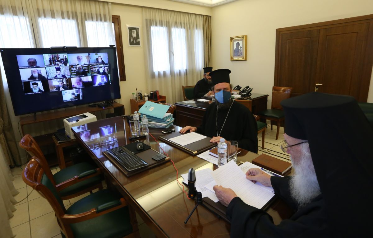 Διαρκής Ιερά Σύνοδος: Όχι της Εκκλησίας στα μέτρα για τον κορωνοϊό