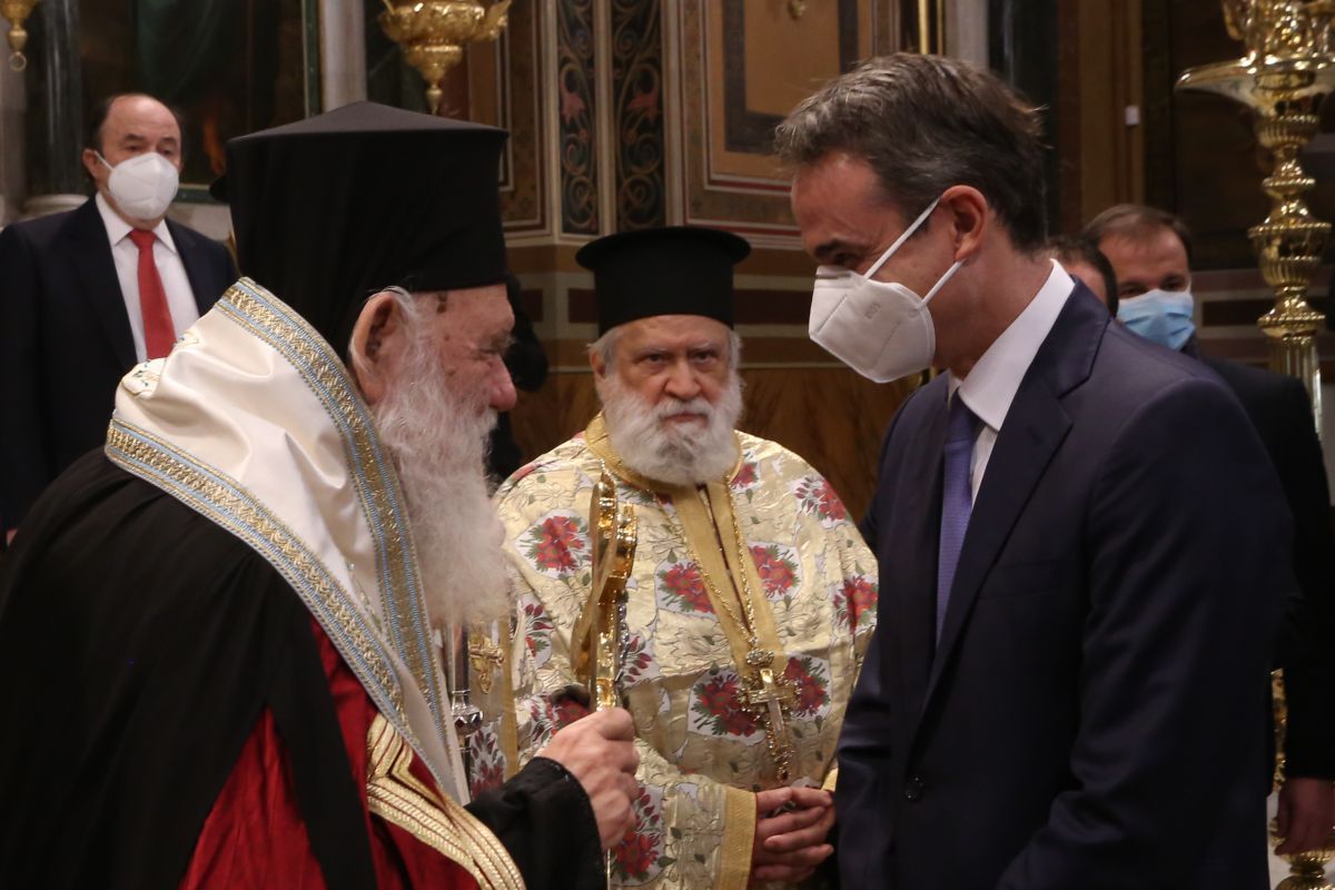 Κορωνοϊός εκκλησίες: «Ο νόμος δεν μπορεί να εφαρμόζεται κατά το δοκούν», τονίζει η κυβέρνηση