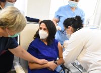 Παγώνη εμβόλιο: Πάνω από το 70% των γιατρών έχει εμβολιαστεί, λιγότεροι νοσηλευτές Παγώνη εμβόλιο: Πάνω από το 70% των γιατρών έχει εμβολιαστεί, λιγότεροι νοσηλευτές