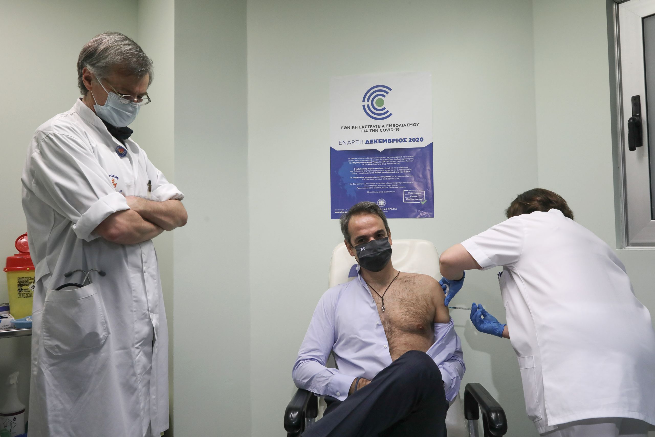 Εμβολιασμοί: Την δεύτερη δόση έκαναν ο πρωθυπουργός, η Προέδρος της Δημοκρατίας και ο πρόεδρος του ΣΥΡΙΖΑ