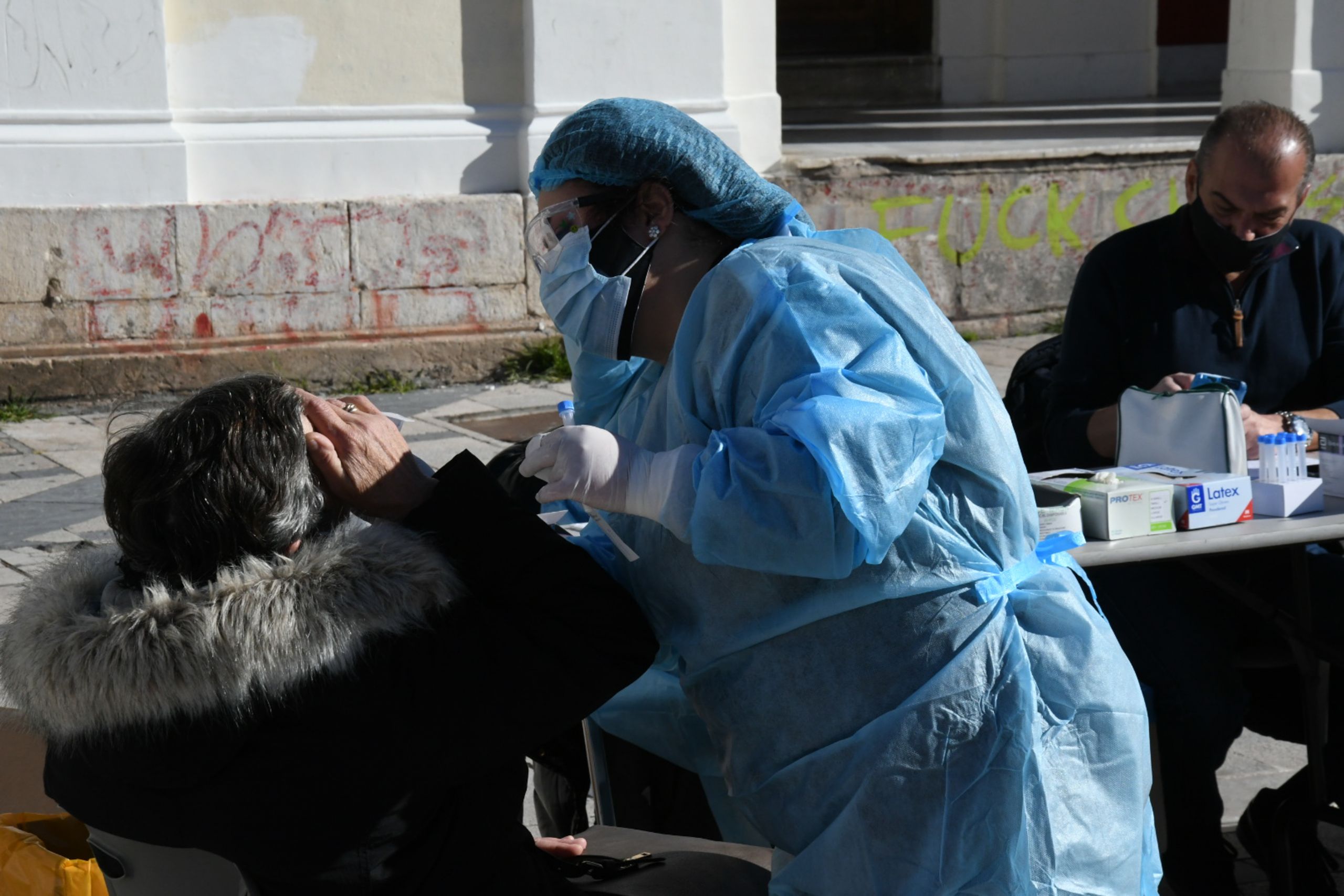 Rapid test: Σε αυτά τα σημεία θα γίνουν σήμερα δωρεάν από τον ΕΟΔΥ