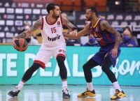 Ολυμπιακός – Μπαρτσελόνα: 74-76 Ολυμπιακός – Μπαρτσελόνα: 74-76