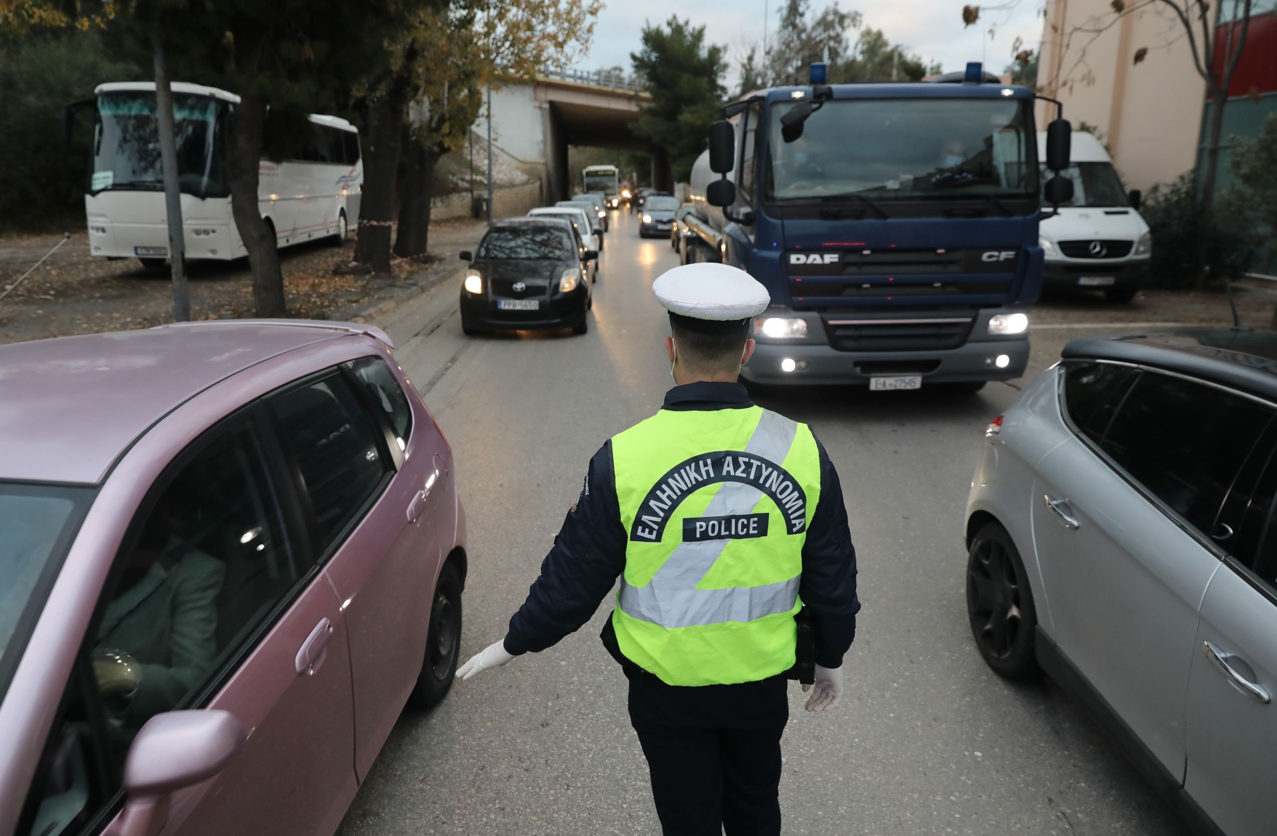Lockdown στην Αττική: Έλεγχοι και μπλόκα από την Αστυνομία για την τήρηση των μέτρων
