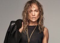 Jennifer Lopez: Εμφανίζεται χωρίς ρούχα στο νέο της video clip Jennifer Lopez: Εμφανίζεται χωρίς ρούχα στο νέο της video clip