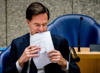 Ολλανδία: Κατέρρευσε η κυβέρνηση κάτω από το βάρος του σκανδάλου με τα επιδόματα Ολλανδία: Κατέρρευσε η κυβέρνηση κάτω από το βάρος του σκανδάλου με τα επιδόματα