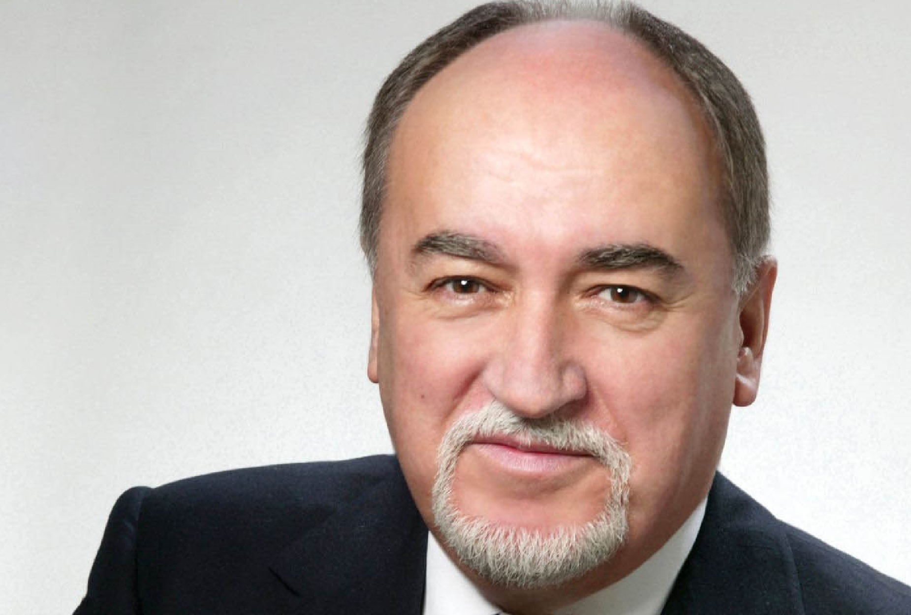 Πέθανε ο Αδάμ Ρεγκούζας