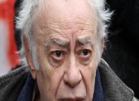 Πέθανε ο Βασίλης Αλεξάκης Πέθανε ο Βασίλης Αλεξάκης