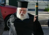 Αίγιο: Αμβρόσιος και Ιερώνυμος Καλαβρύτων έριξαν τον σταυρό στη θάλασσα – Έπεσαν πρόστιμα Αίγιο: Αμβρόσιος και Ιερώνυμος Καλαβρύτων έριξαν τον σταυρό στη θάλασσα – Έπεσαν πρόστιμα