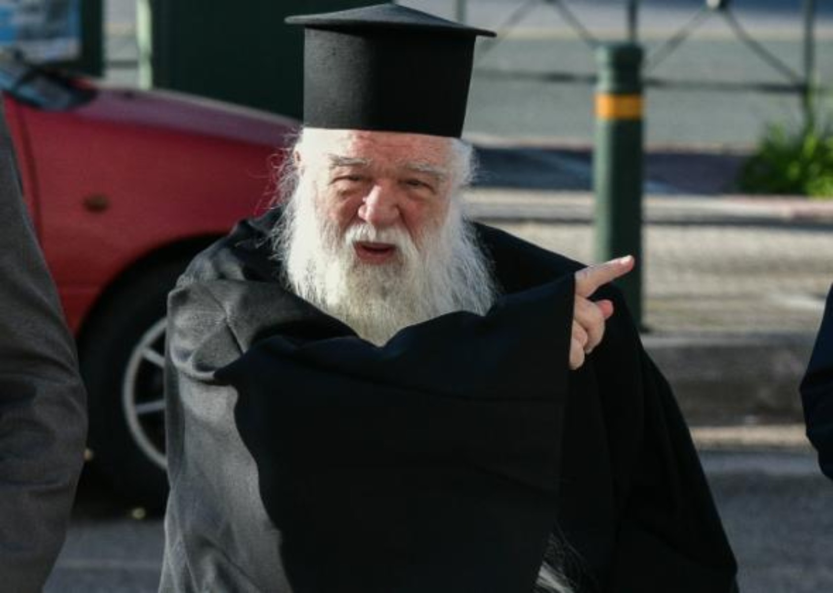 Αίγιο: Αμβρόσιος και Ιερώνυμος Καλαβρύτων έριξαν τον σταυρό στη θάλασσα – Έπεσαν πρόστιμα