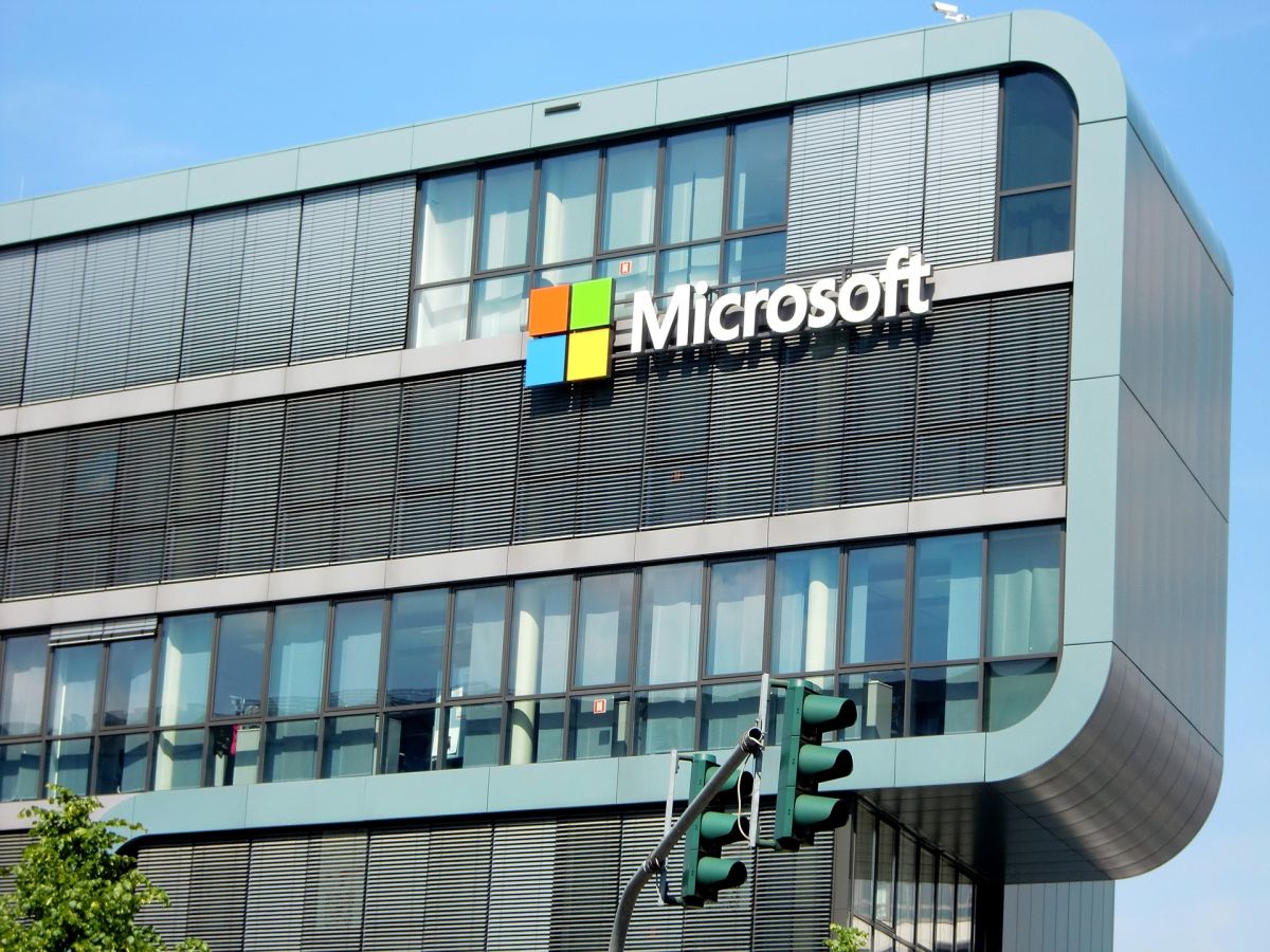 Microsoft: Εκτόξευσε τα κέρδη της – Ανάρπαστες οι υπηρεσίες cloud και Χbox