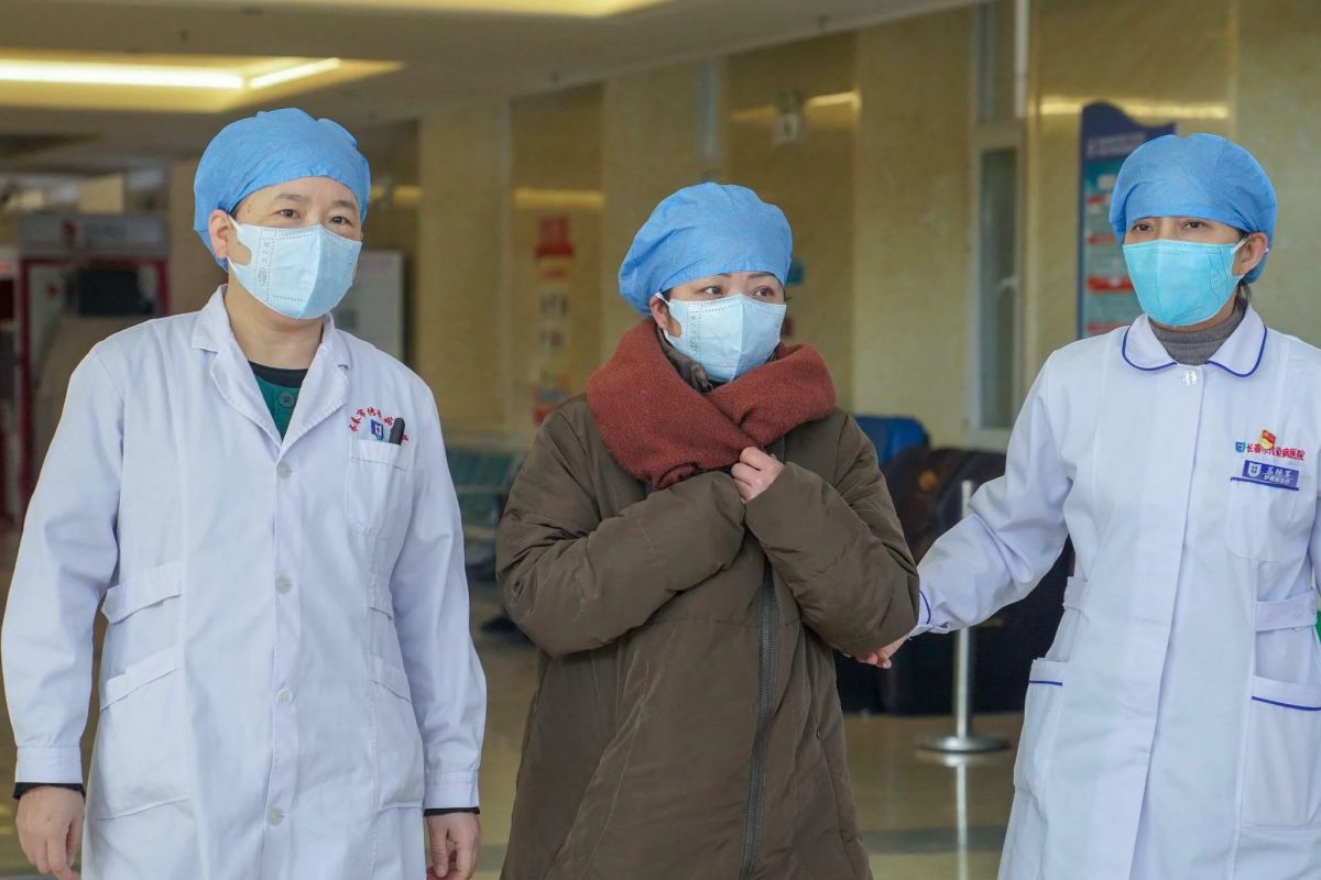ΠΟΥ: Απίθανο να ξέφυγε από εργαστήριο στη Γουχάν ο ιός