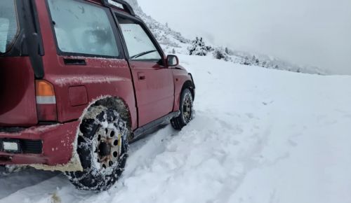 Χιόνια σήμερα: Αυτοί οι δρόμοι είναι κλειστοί στην Αττική – Πού χρειάζονται αλυσίδες στην Κεντρική Μακεδονία