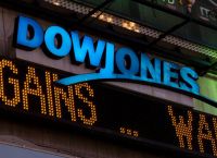 Dow Jones: Το χάος στο Καπιτώλιο δεν επηρέασε τον δείκτη – Κατέγραψε νέο ρεκόρ