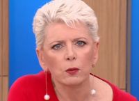 Έλενα Ακρίτα: Εκτός Facebook για 30 μέρες Έλενα Ακρίτα: Εκτός Facebook για 30 μέρες