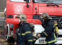 Φωτιά Κυψέλη: Απεγκλωβίστηκε ηλικιωμένη χωρίς τις αισθήσεις της από διαμέρισμα Φωτιά Κυψέλη: Απεγκλωβίστηκε ηλικιωμένη χωρίς τις αισθήσεις της από διαμέρισμα