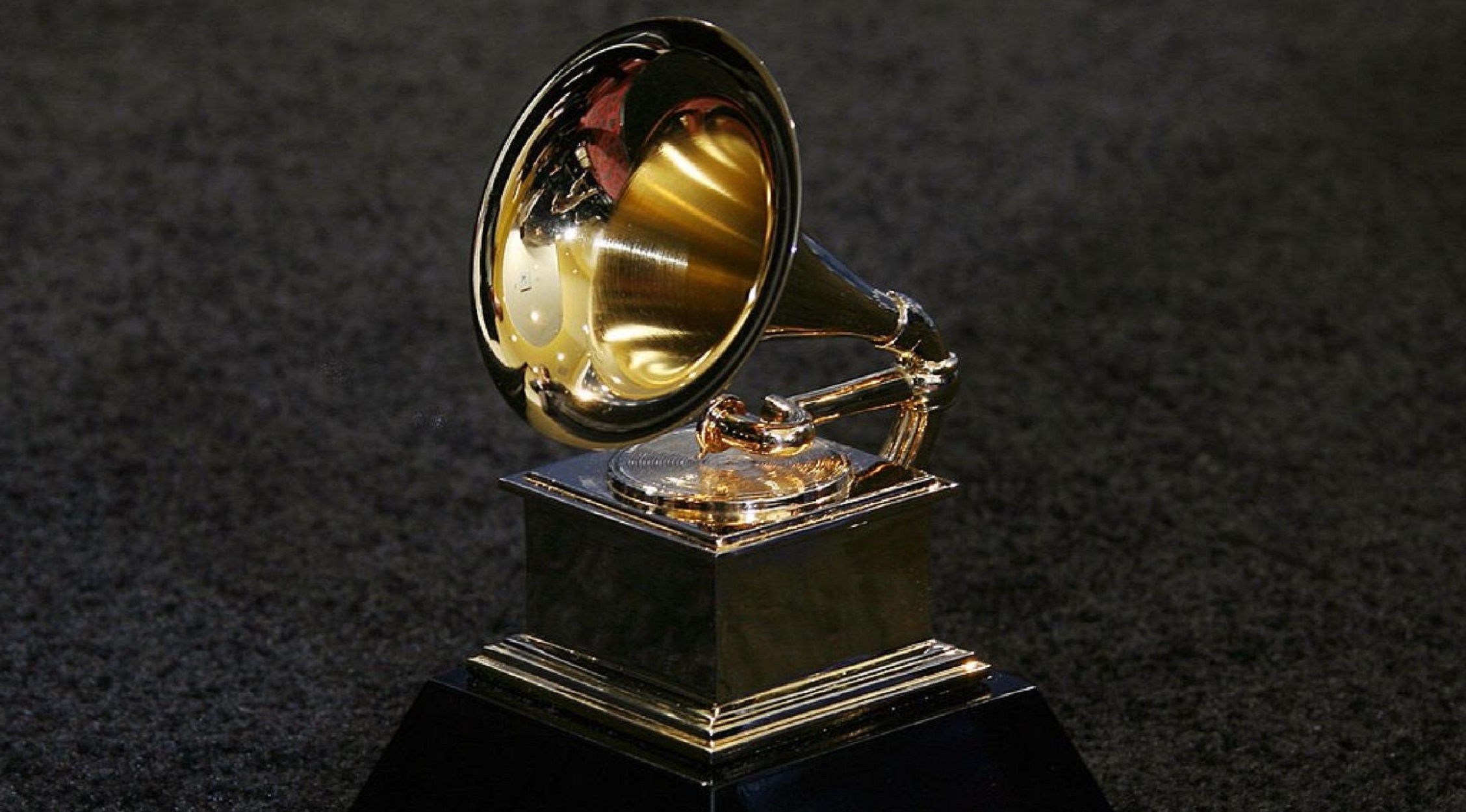 Grammy 2021: Αναβλήθηκε για τον Μάρτιο η τελετή απονομής των βραβείων