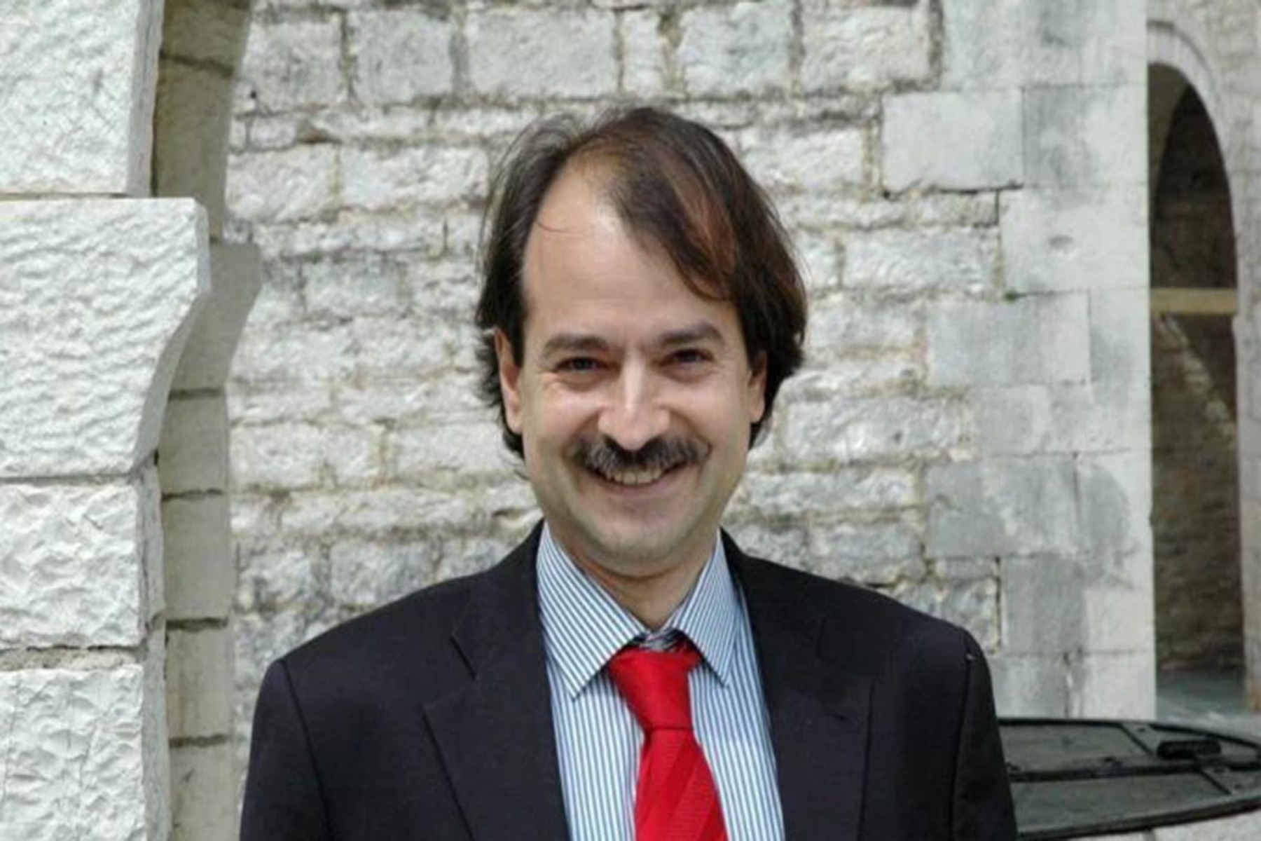 Dr Ιωαννίδης: Αυτή είναι η άποψη του πιο αιρετικού Έλληνα καθηγητή για τα εμβόλια του κορωνοϊού