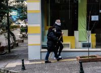 Κρούσματα σήμερα 30/01: Η έκρηξη μολύνσεων έφερε νέα μέτρα – Τι θα γίνει τους επόμενους μήνες
