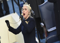 Lady Gaga: Ερμήνευσε τον εθνικό ύμνο των ΗΠΑ στην ορκωμοσία Τζο Μπάιντεν Lady Gaga: Ερμήνευσε τον εθνικό ύμνο των ΗΠΑ στην ορκωμοσία Τζο Μπάιντεν
