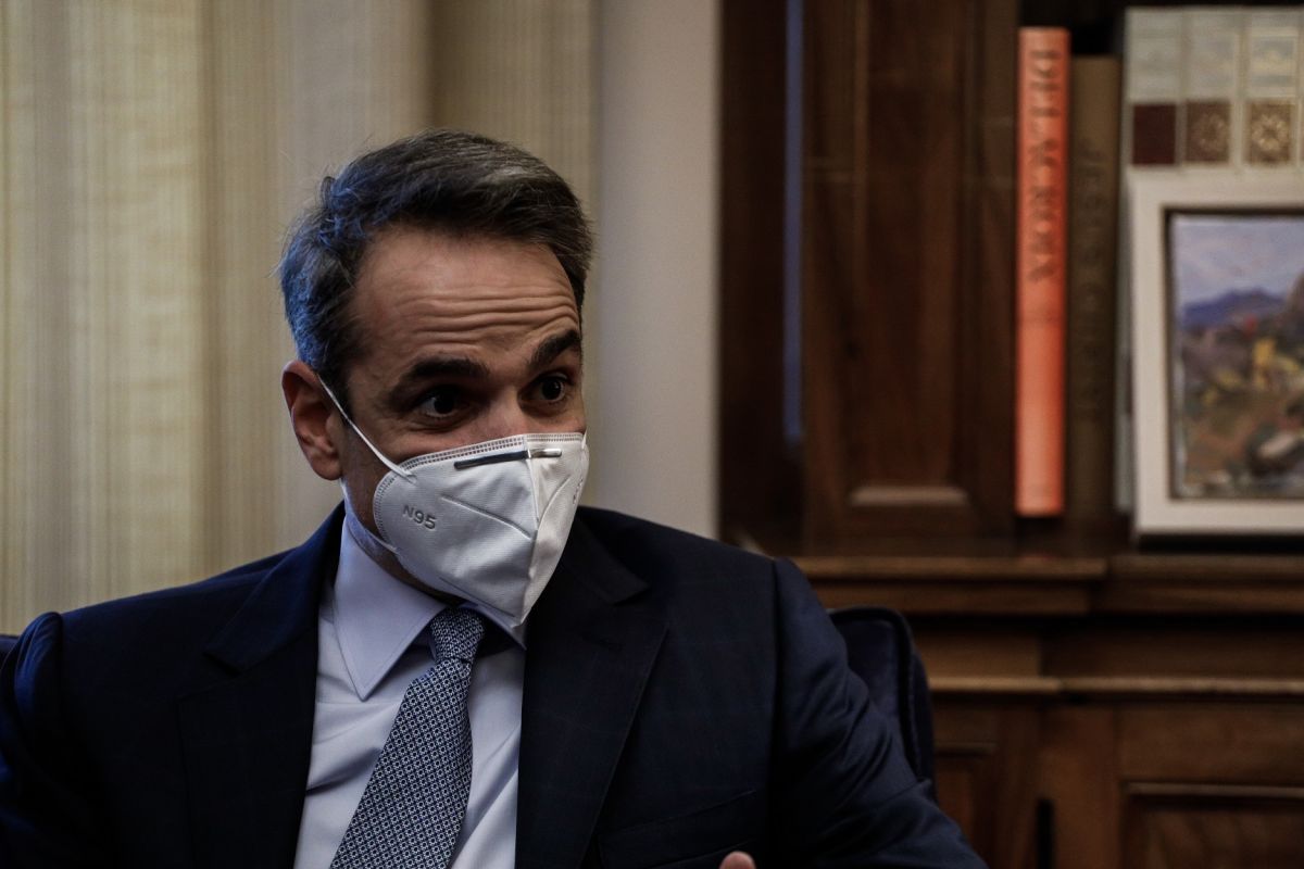 Κυριάκος Μητσοτάκης: Επιθεώρηση στο mega εμβολιαστικό κέντρο στο Μαρούσι
