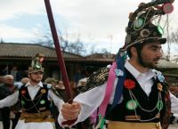 Έθιμο Μωμόγερων: To γνωστό λαϊκό δρώμενο που προέρχεται από την αρχαία Ελλάδα