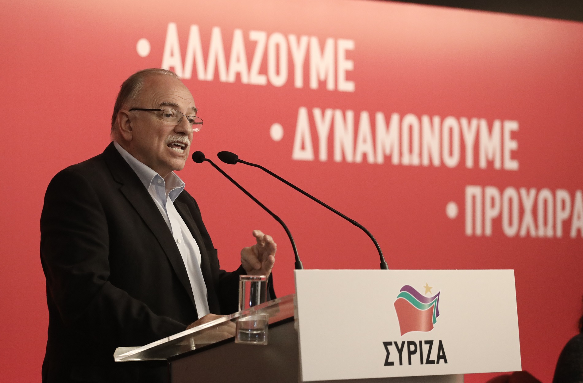Δημήτρης Παπαδημούλης: Η Ευρωπαϊκή Ένωση έπρεπε εξαρχής να διαπραγματευτεί και τη χρήση της πατέντας
