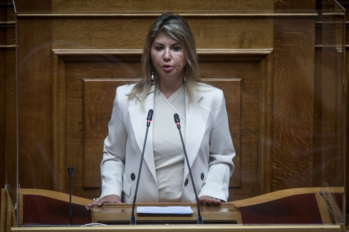 Ζέττα Μακρή: Οι οδηγίες των ειδικών καθοδηγούν τις αποφάσεις για τα σχολεία