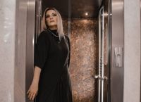 Ελισάβετ Μουτάφη: Στηρίζει δημόσια τη φίλη και συνάδελφό της, Λουκία Μιχαλά