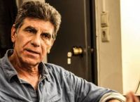 Γιάννης Μπέζος: Όταν δήλωσε πως είναι σνομπ και δεν θέλει να μιλάει με ηλίθιους Γιάννης Μπέζος: Όταν δήλωσε πως είναι σνομπ και δεν θέλει να μιλάει με ηλίθιους