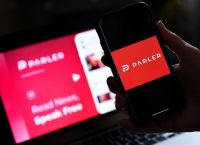 Parler: Σάλος για την επαναλειτουργία του ιστότοπου ακροδεξιών και συνωμοσιολόγων Parler: Σάλος για την επαναλειτουργία του ιστότοπου ακροδεξιών και συνωμοσιολόγων