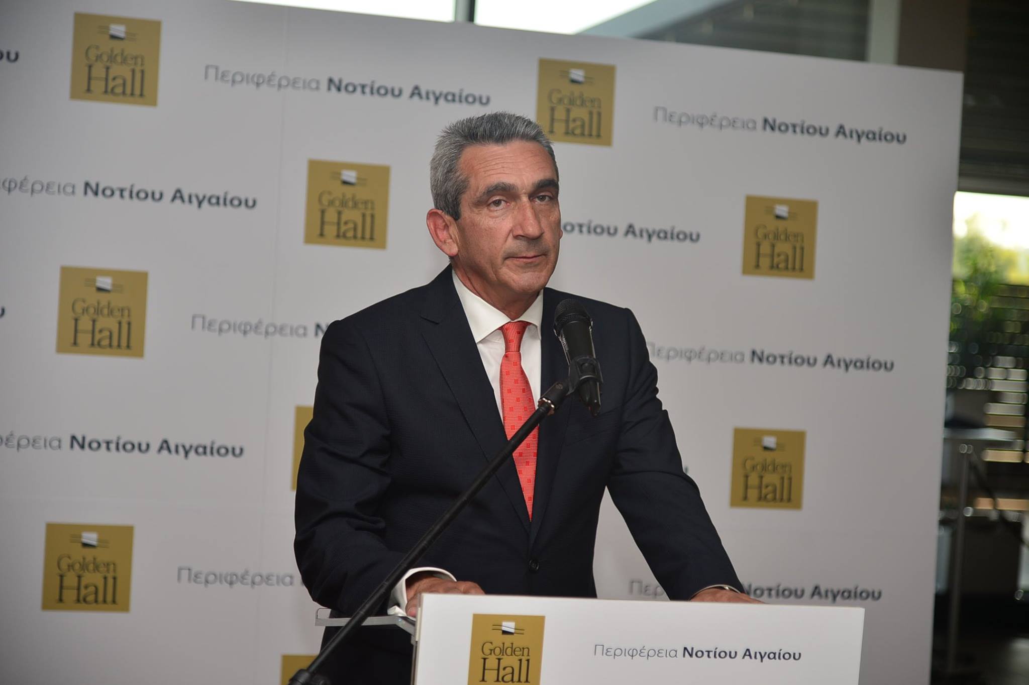 Γιώργος Χατζημάρκος: Καταγγέλλουν τον Περιφερειάρχη Νοτίου Αιγαίου ότι εμβολιάστηκε εκτός σειράς
