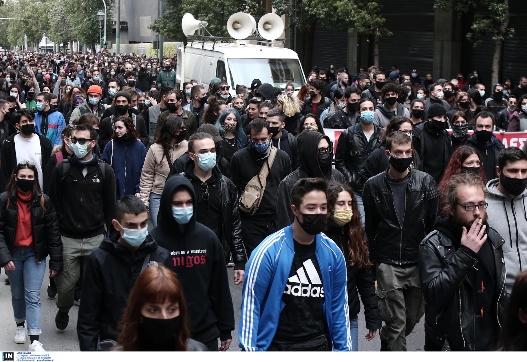 Πορεία: Οι καλλιτέχνες συγκεντρώθηκαν στο κέντρο της Αθήνας