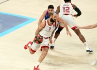 Ολυμπιακός – Αναντολού Εφές:  76-53