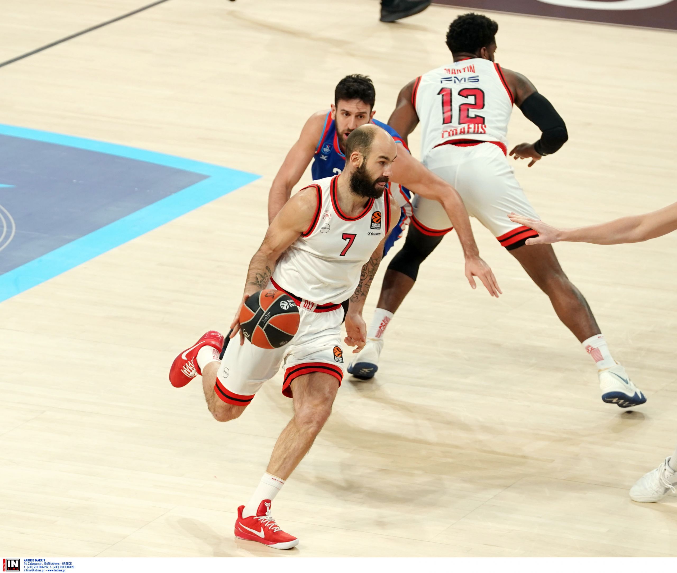 Ολυμπιακός – Αναντολού Εφές:  76-53