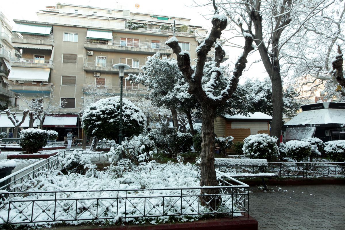Χιόνια Αθήνα: Πότε θα το στρώσει στην πρωτεύουσα
