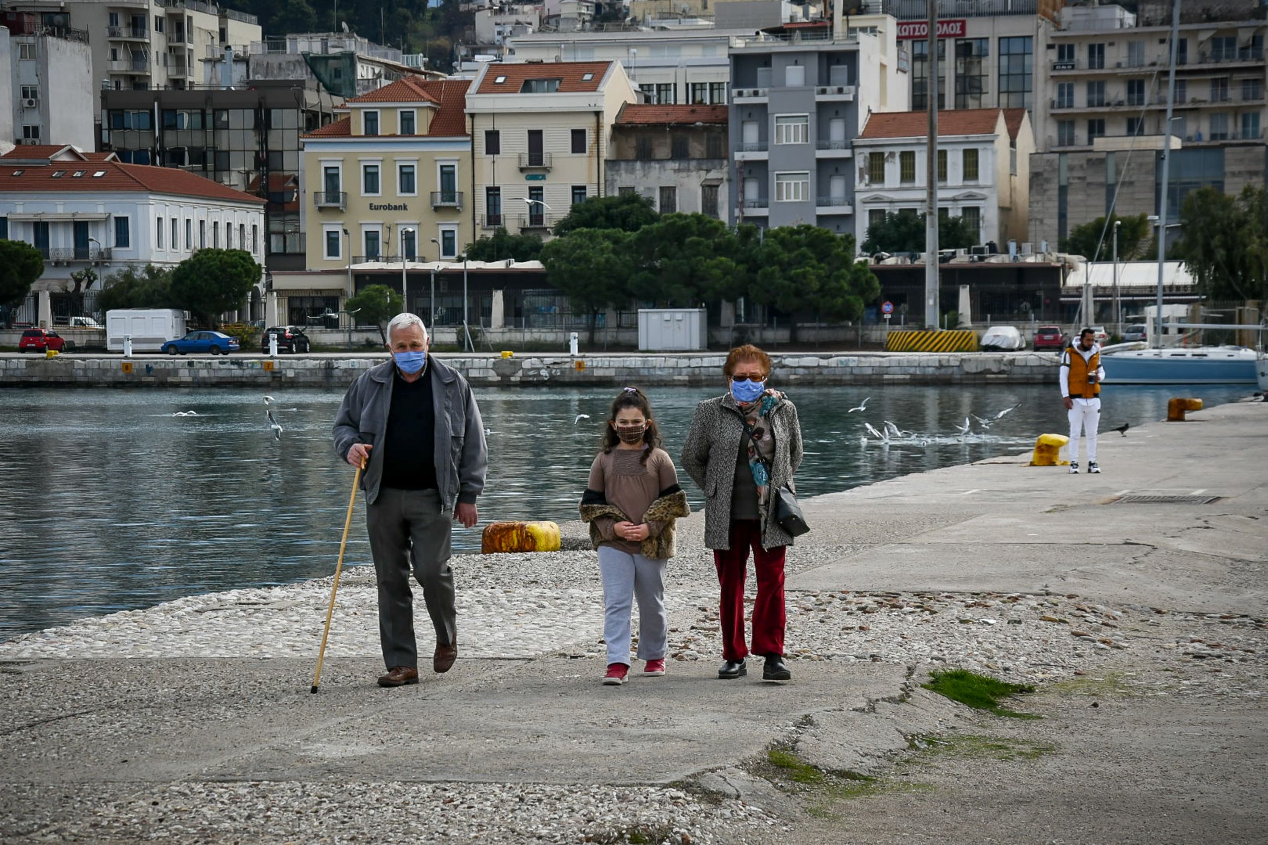 Παραβάσεις μέτρων: 1.094 πρόστιμα και 3 συλλήψεις