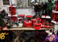 Ημέρα του Αγίου Βαλεντίνου: Οι ερωτευμένοι γιορτάζουν εν μέσω κορωνοϊού – Ανοιχτά τα ανθοπωλεία