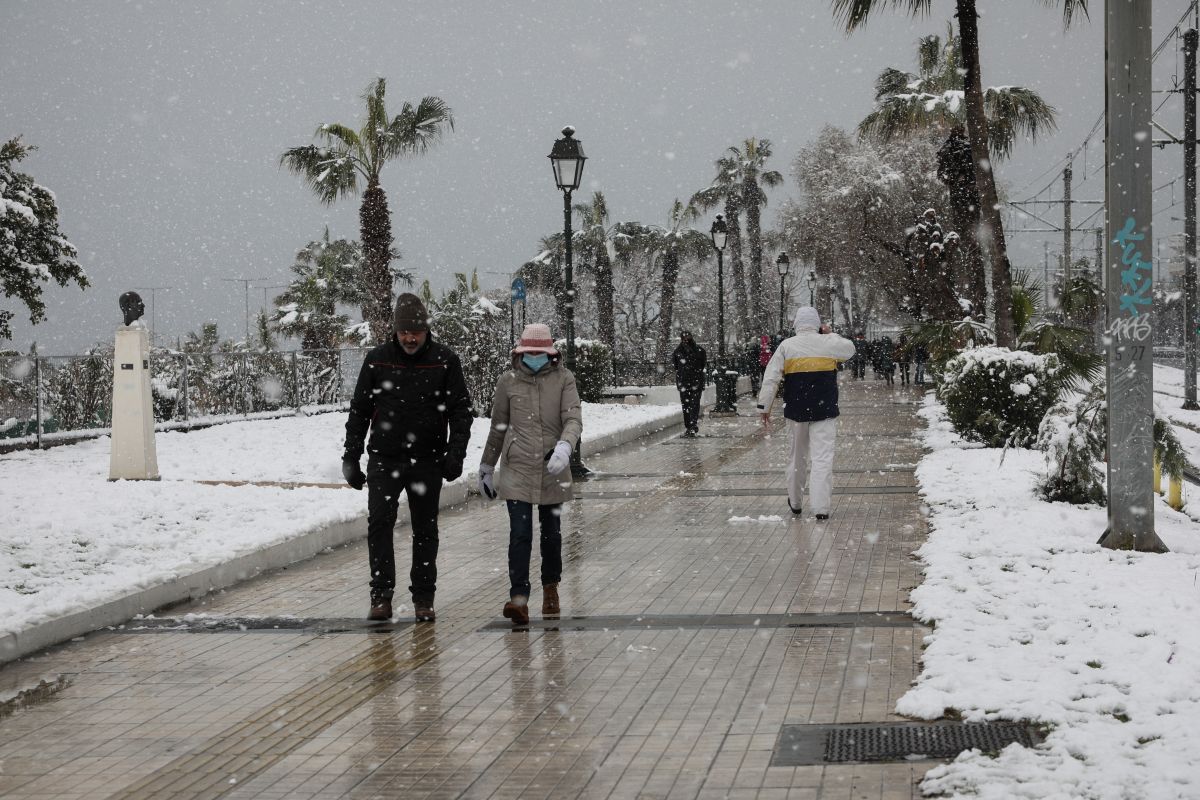 Κορωνοϊός Αττική: Δύσκολο να μην παραταθεί το lockdown – Σχεδόν γεμάτες οι κλίνες ΜΕΘ Covid