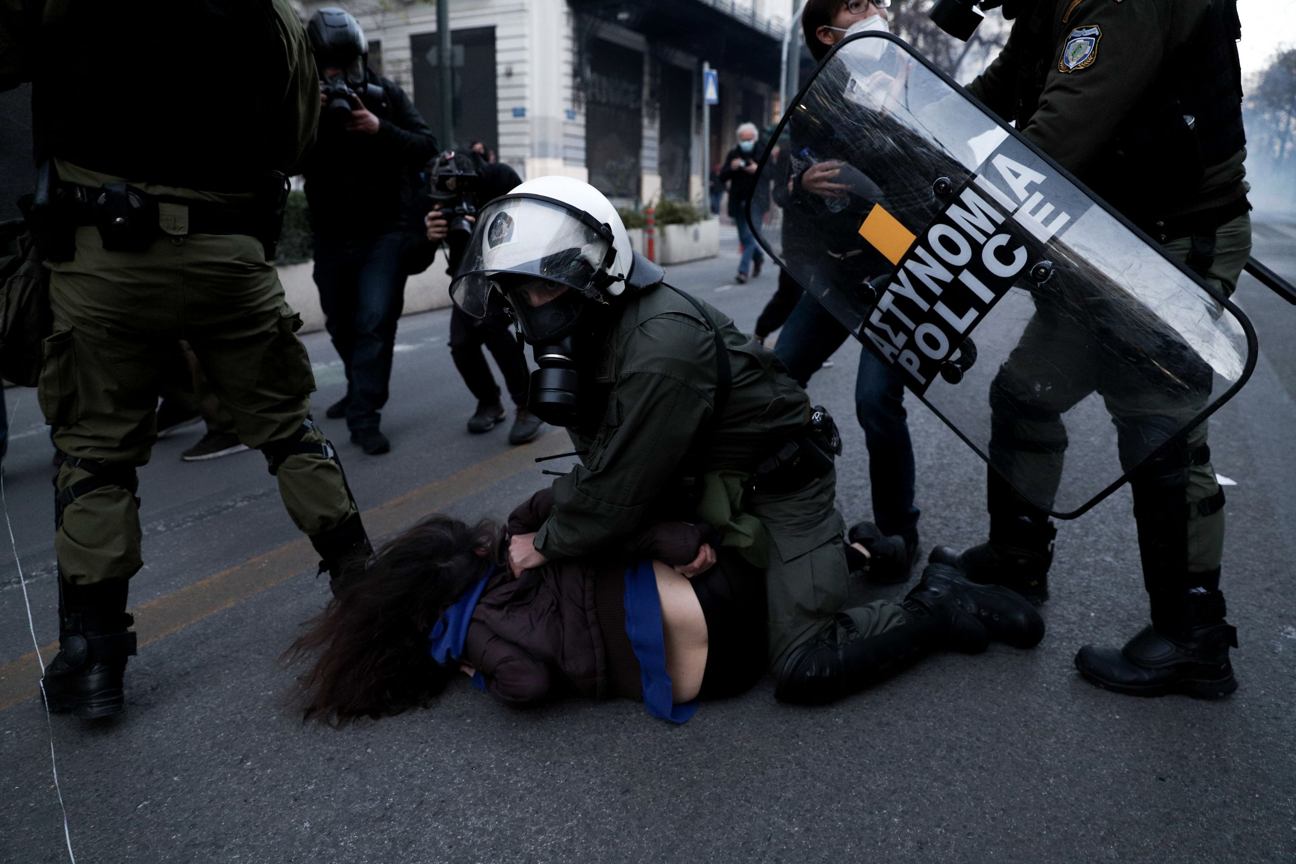 Πορεία για Κουφοντίνα: Ξύλο, χημικά και προσαγωγές