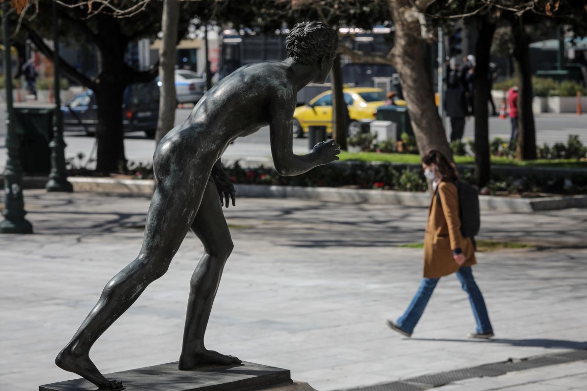 Lockdown Αττική: Εφιαλτική πρόβλεψη για τα κρούσματα – Πιέζεται αφόρητα το ΕΣΥ