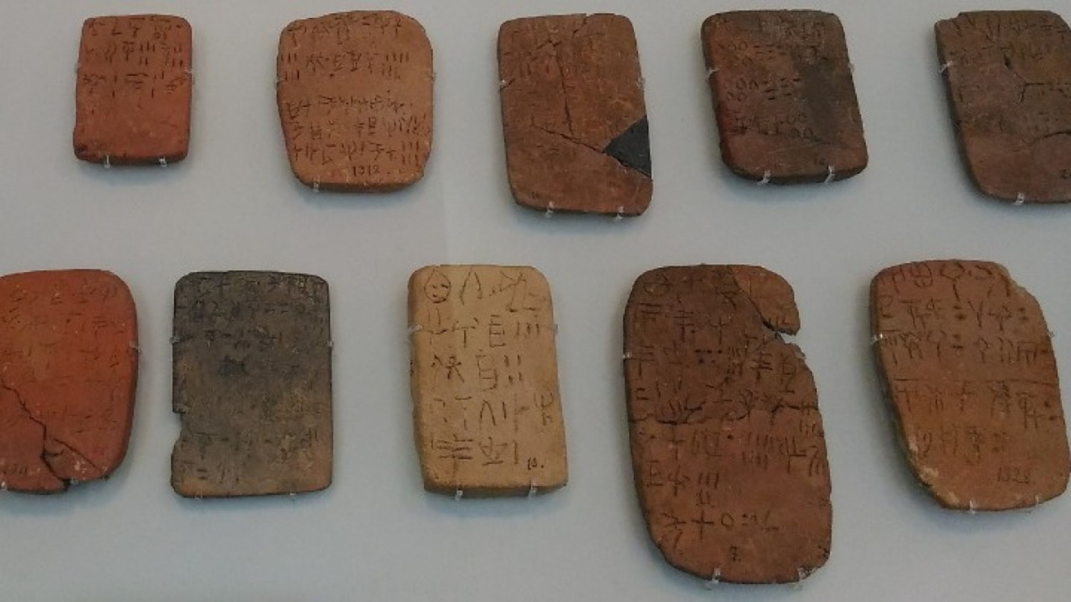 Γραμμική Α: Γιατί μπορούμε να τη διαβάσουμε, αλλά όχι ακόμα να την κατανοήσουμε