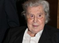 Μίκης Θεοδωράκης για Καλογιάννη: Είναι πολύ άδικο που έφυγε πρώτος Μίκης Θεοδωράκης για Καλογιάννη: Είναι πολύ άδικο που έφυγε πρώτος