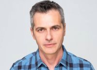 Μάριος Αθανασίου: Άγρια επίθεση σε Μενδώνη – «Σαν ύστατη πράξη αξιοπρέπειας παραιτηθείτε»