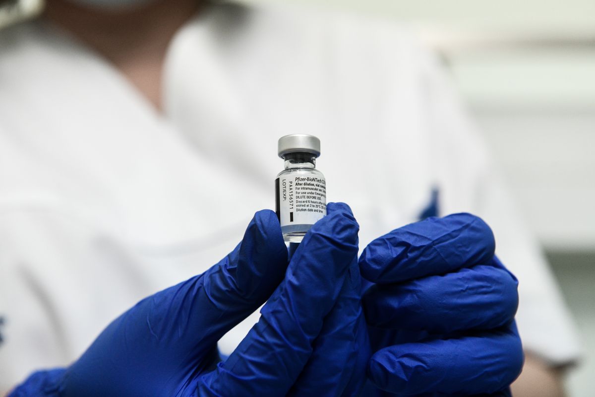 Μόσιαλος: Τι ισχύει για το εμβόλιο της AstraZeneca και τις θρομβώσεις