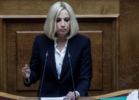 Βουλή: Δριμύ κατηγορώ από τη Φώφη Γεννηματά – Σύμμαχος της κυβέρνησης η αξιωματική αντιπολίτευση Βουλή: Δριμύ κατηγορώ από τη Φώφη Γεννηματά – Σύμμαχος της κυβέρνησης η αξιωματική αντιπολίτευση