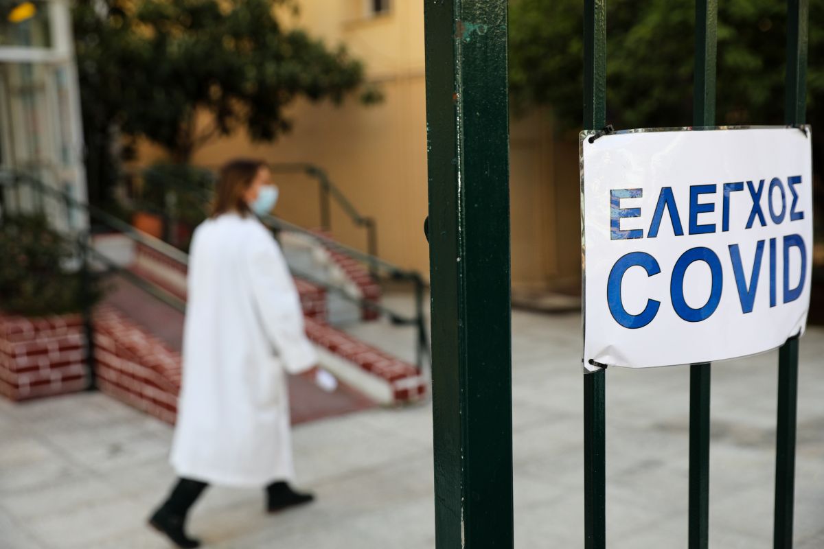 Rapid test ΕΟΔΥ: Τι έδειξαν οι 4560 δωρεάν έλεγχοι ταχείας ανίχνευσης αντιγόνου
