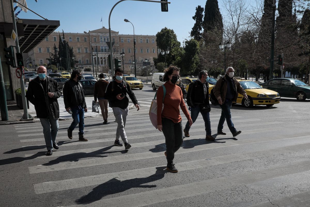 Κρούσματα σήμερα 30/4: Ανησυχούν οι ειδικοί για το Πάσχα