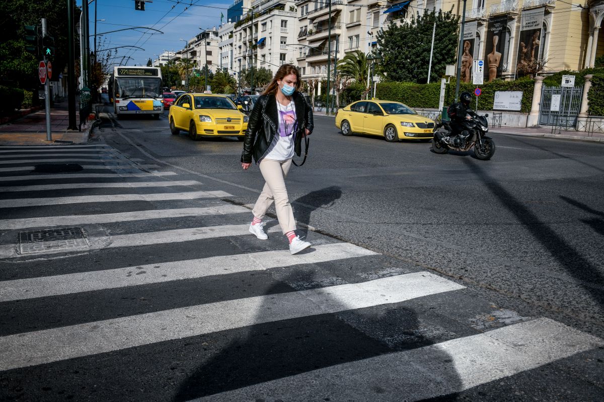 Παραβάσεις μέτρων: 1.249 πρόστιμα και 4 συλλήψεις