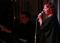 Λυδία Σέρβου: Τρεις νέες υποθέσεις παρενόχλησης από τον πασίγνωστο μουσικοσυνθέτη μετά την καταγγελία της